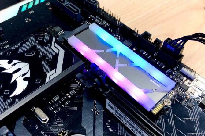 支持最新的NVMe技術(shù) Klevv推出全球首款無線RGB M.2 SSD