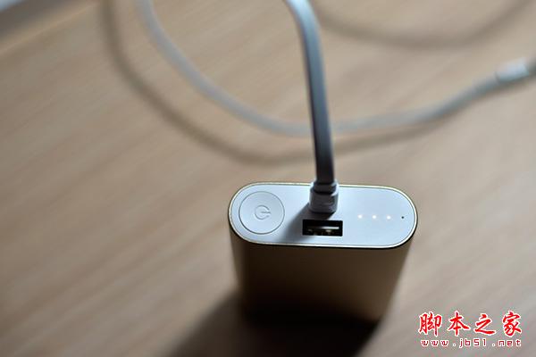 小米69元超薄移動電源開箱體驗(yàn)